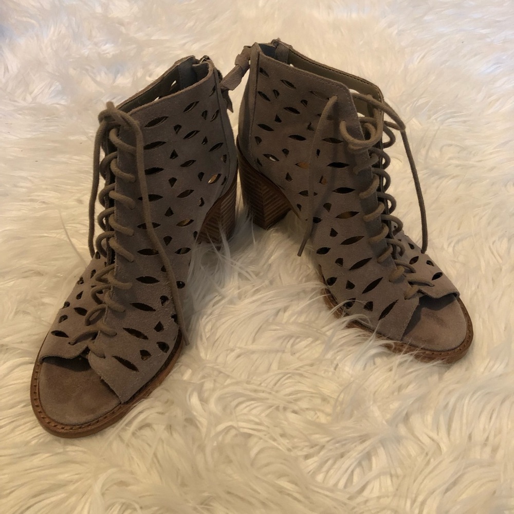 Gianni Bini Sandal Booties Size 6 Womens Tanish